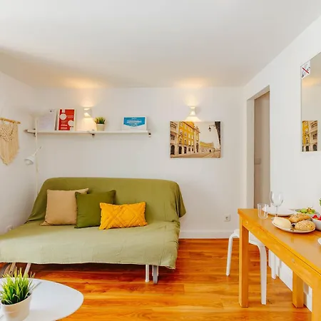 Rent4rest Bairro Alto Charming 1bd Apartment