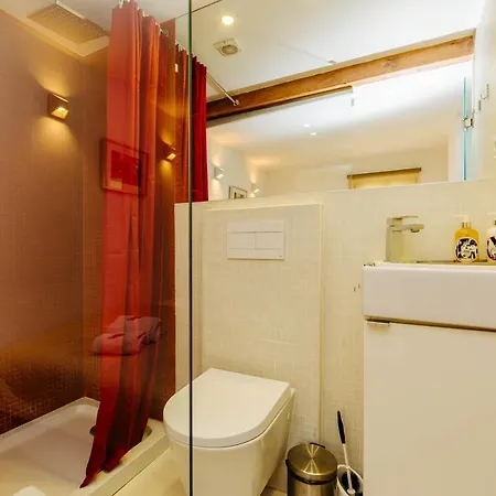 Rent4rest Bairro Alto Charming 1bd Apartment *