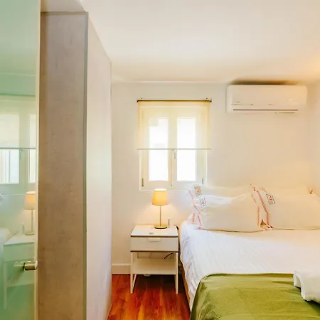 Rent4rest Bairro Alto Charming 1bd *