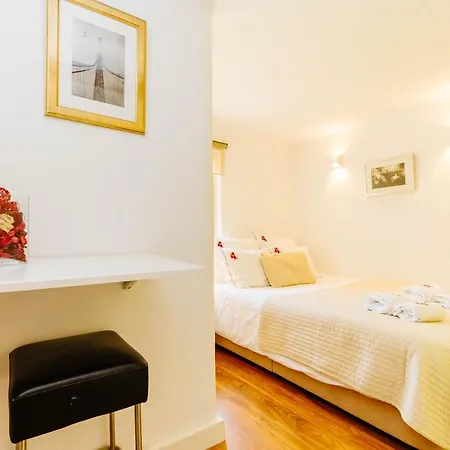 Rent4rest Bairro Alto Charming 1bd Appartement Lissabon